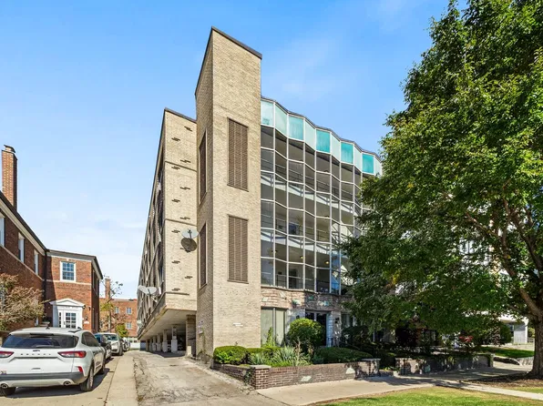 938 North Blvd APT 204, Oak Park, IL 60301