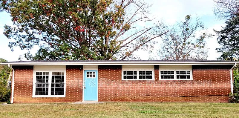 503 Cameron Rd