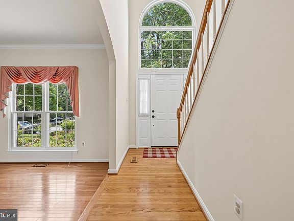 4th image of 46557 Hollymead Pl