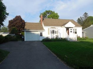 1704 Caldicott Rd, Schenectady, NY 12303
