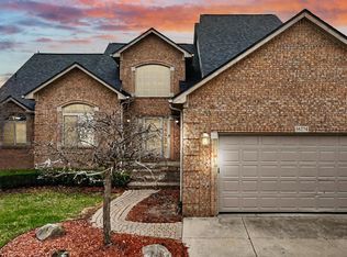 16274 Jenny Dr, Macomb, MI 48042