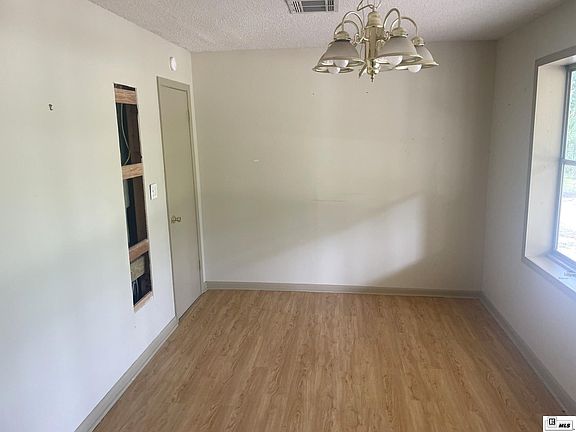 5th image of 219 Dogwood Cir