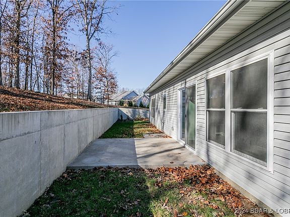 4th image of 77 Beacon Hill Dr