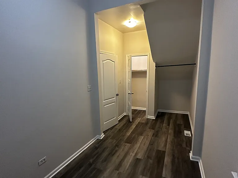2230 S Kedzie Ave #1R — Photo 8