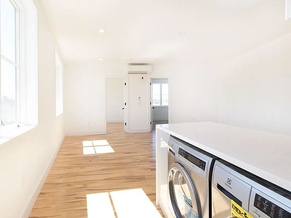 4th image of 33-29 Astoria Blvd N #3