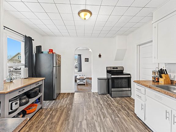 4th image of 2921 E Everett Ave