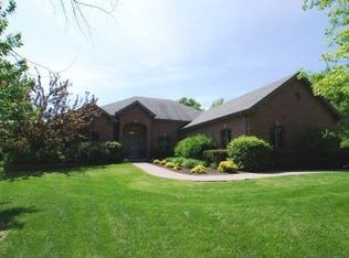 32W701 Rochefort Ln, Wayne, IL 60184