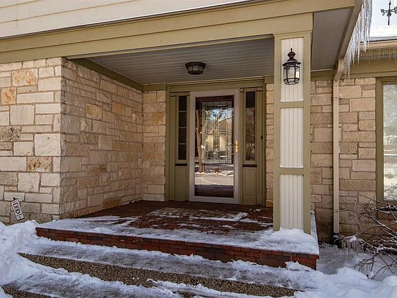 2nd image of 3611 Hickory Ln
