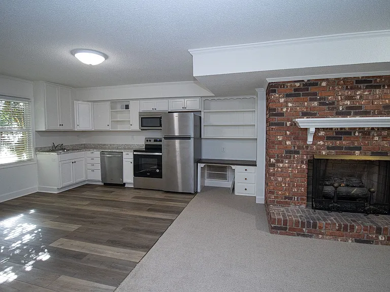1110 Slann Dr — Photo 32