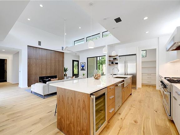 4th image of 2405 Elmglen Dr
