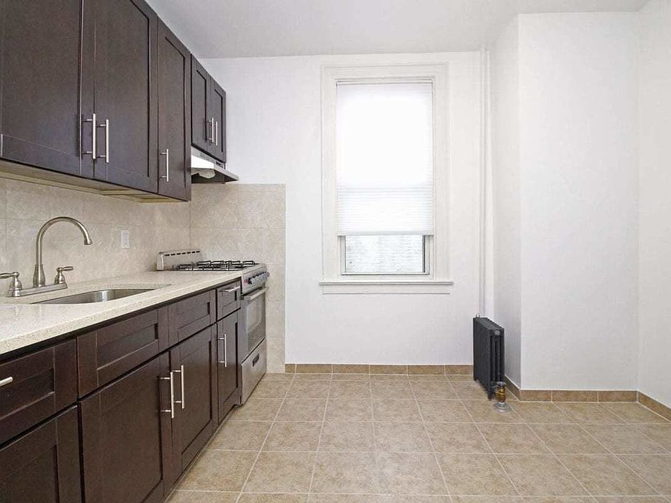 1st image of 2329 31st Dr APT 2F