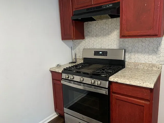 8904 Olive St — Photo 4