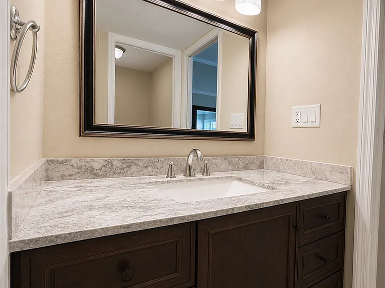 2264 Winkler Ave #202 — Photo 15