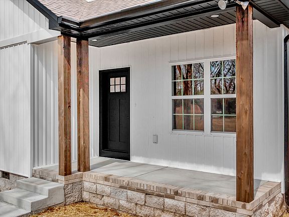 3rd image of 31 Honey Ln