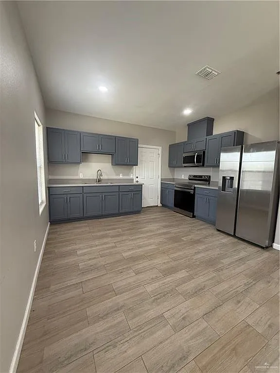 2 bed, 2.0 bath, 1000 sqft, $1,000 — Photo 2
