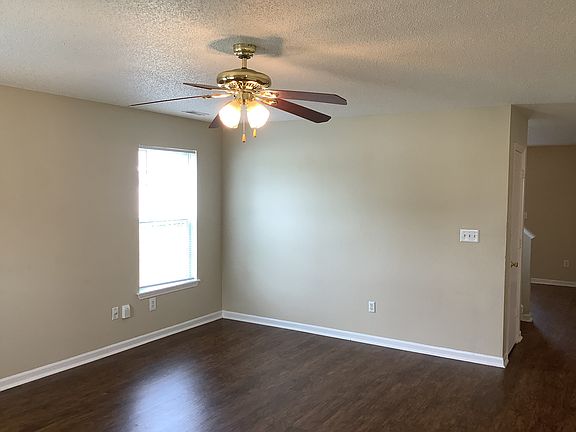 4th image of 17357 Pine Wood Ln