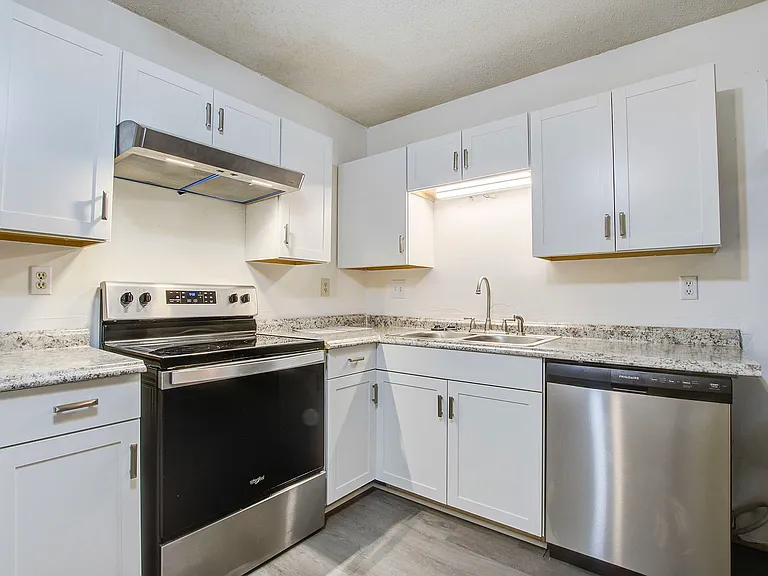 6280 Lucille Dr — Photo 10