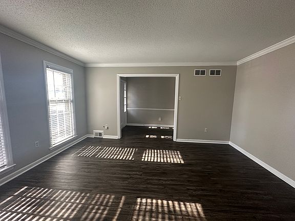 3rd image of 6196 Flodden Dr