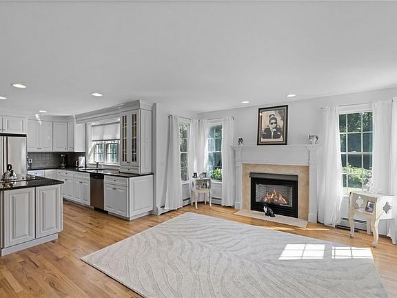 4th image of 48 Connors Farm Dr
