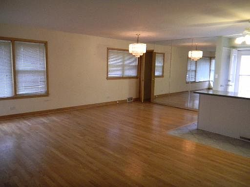 3rd image of 7626 N Keeler Ave