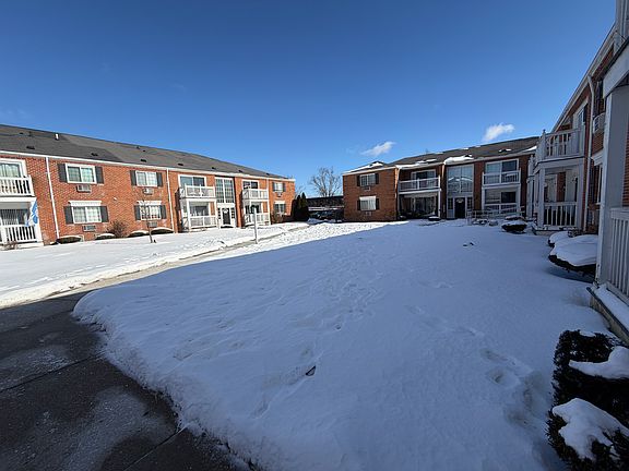 4th image of 2420 Parmenter Blvd APT 101