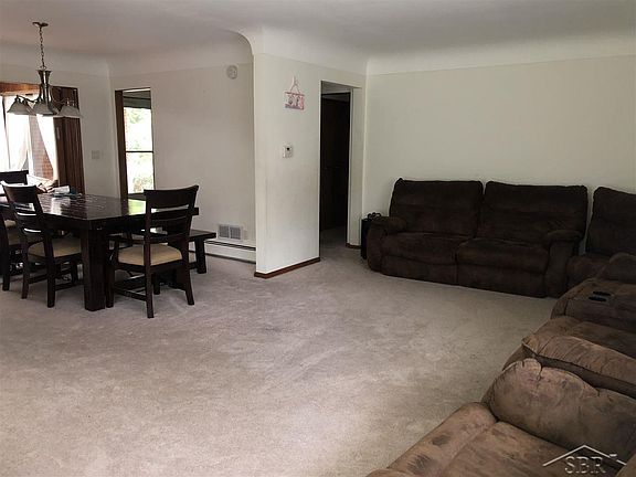 5th image of 238 Heyn Ave
