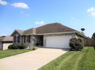 134 W Silver Oak St, Nixa, MO 65714