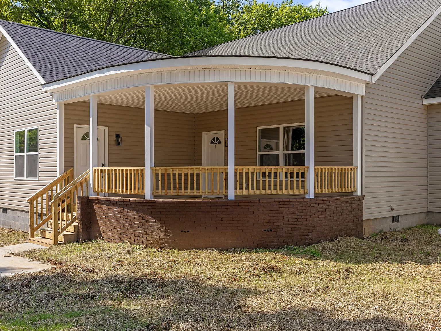 3 bed, 1350 sqft, $1,895 — Photo 3