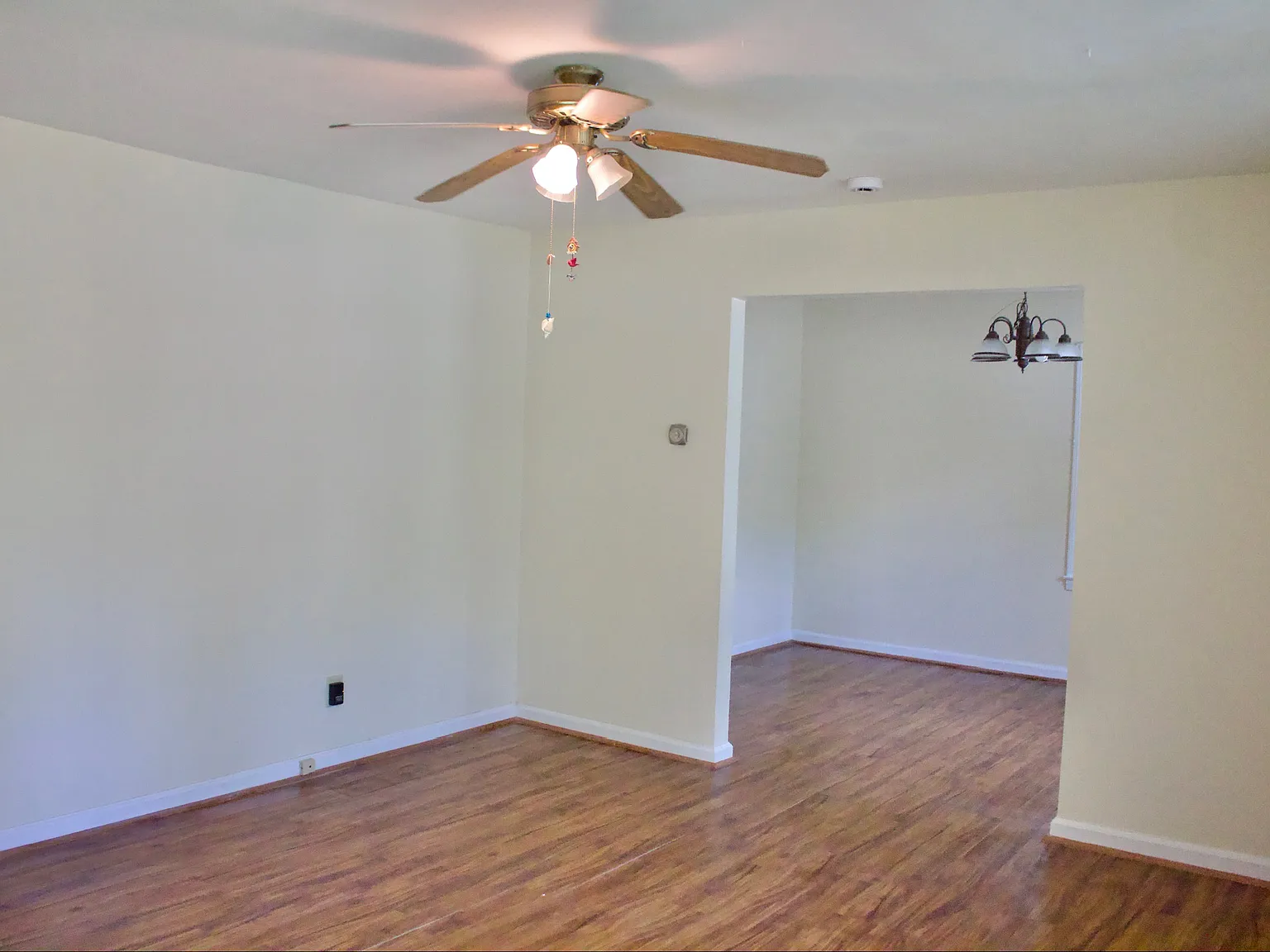 3 bed, 988 sqft, $1,450 — Photo 2