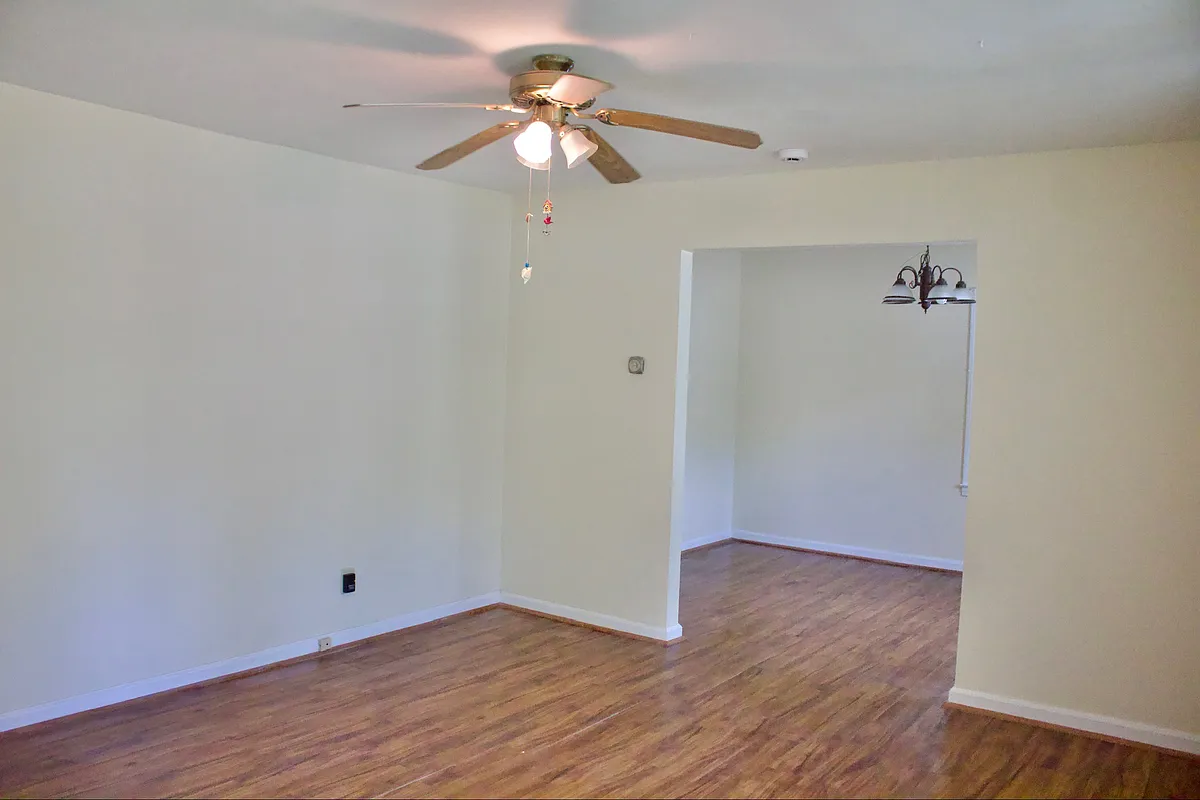 Building Photo - 971 Eastwood Dr