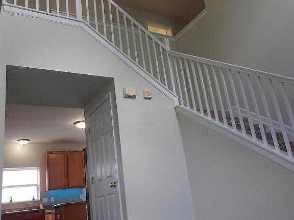 3rd image of 7911 Crescent Dr
