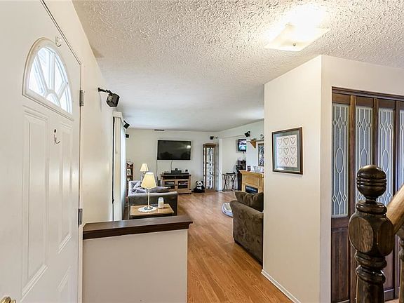2nd image of 46 Diana Dr