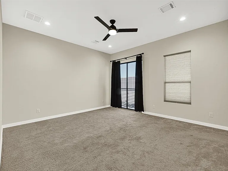 2317 Eagle St — Photo 24
