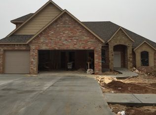 2116 Redbud Creek Ave, Yukon, OK 73099