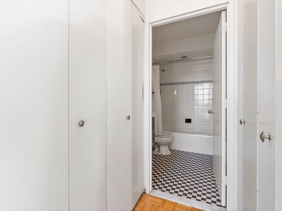 5th image of 140 Charles St APT 17E