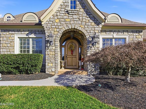 3rd image of 3546 Newport Park Way