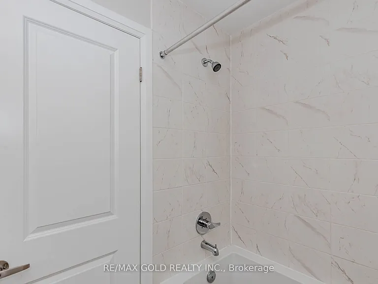 585 Colborne St #1007 — Photo 44