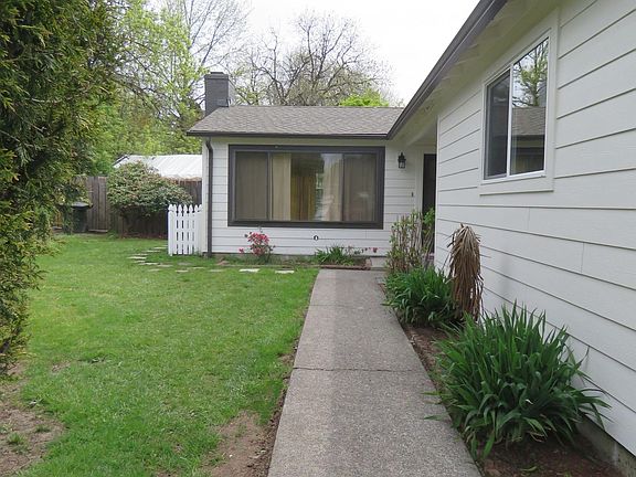 3rd image of 8110 SW Thorn St
