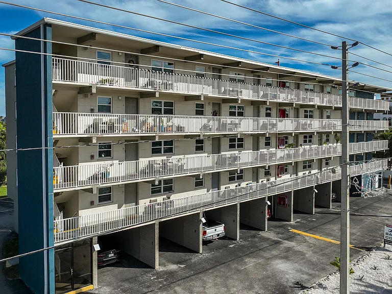 Sand Cove Apartments — Photo 7