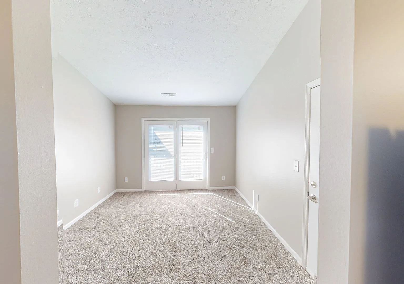 Elston Point — Photo 4