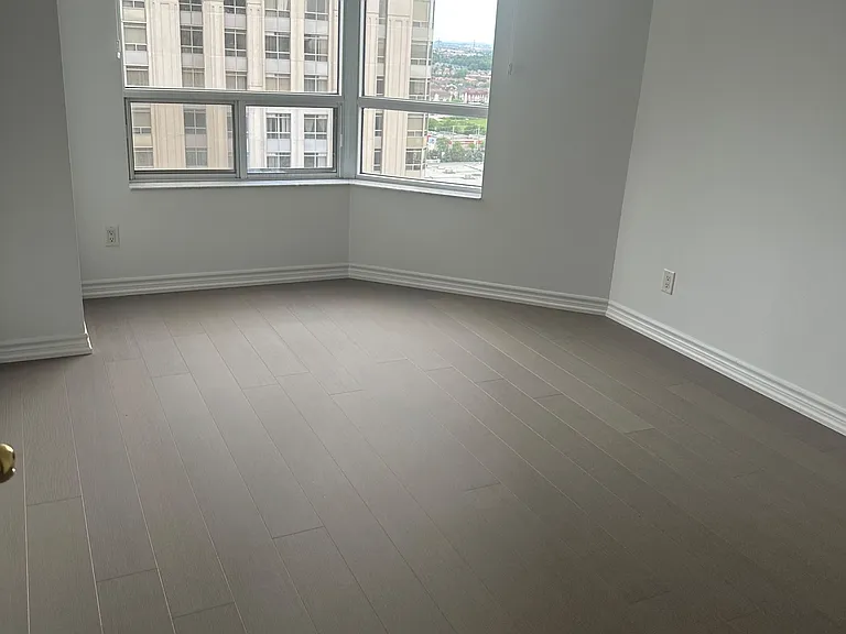 25 Kingsbridge Garden Cir #2321 — Photo 5