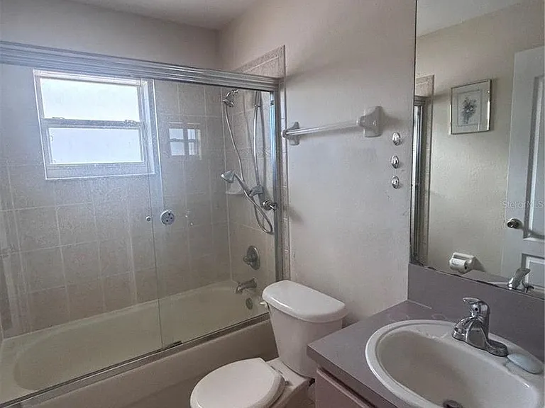 1912 Manatee Dr — Photo 11