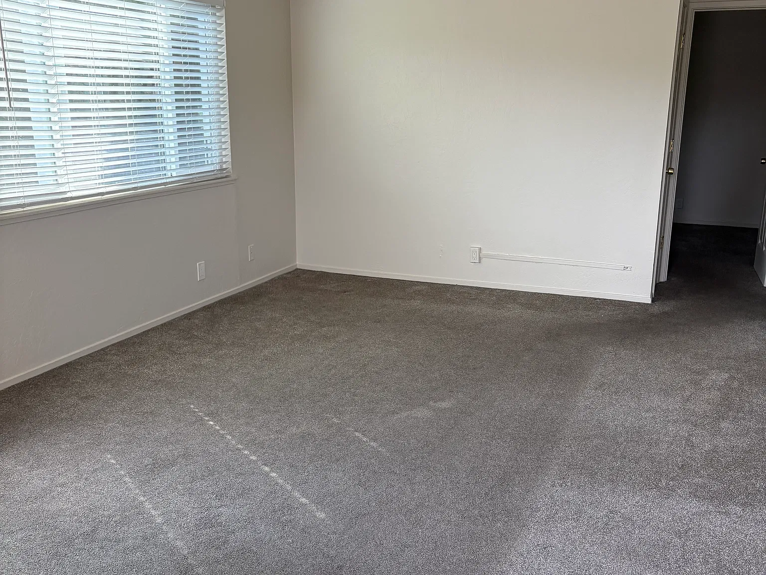 2 bed, 750 sqft, $2,100 — Photo 4
