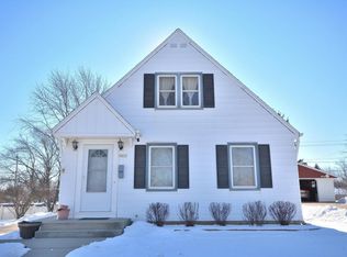 9033 W Cleveland Ave, West Allis, WI 53227