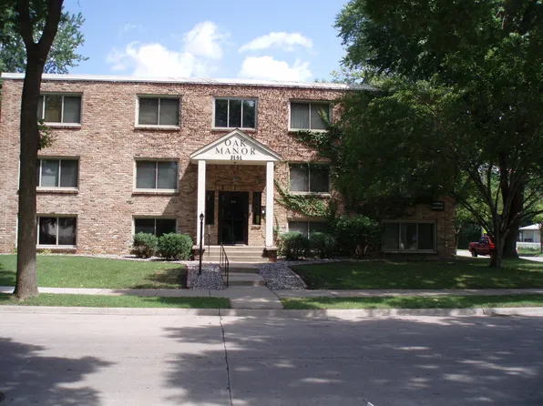 Oak Manor Apartments, 3151 29th Ave S APT 206, Minneapolis, MN 55406