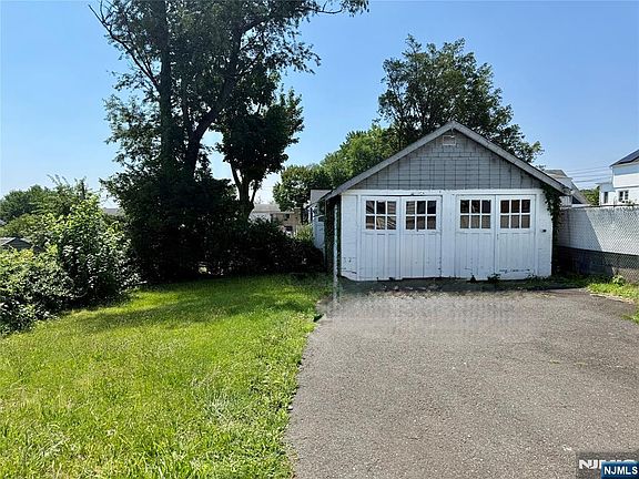 5th image of 76 Hamilton Ave