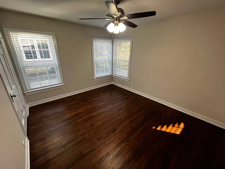 411 Marietta St — Photo 17