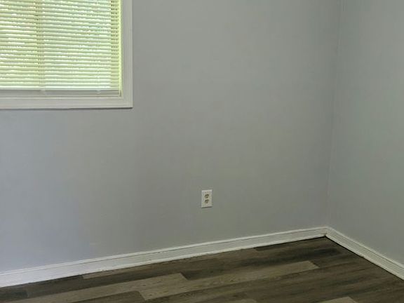 4th image of 3206 4th Ave