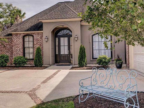 2nd image of 18273 Lake Harbor Ln