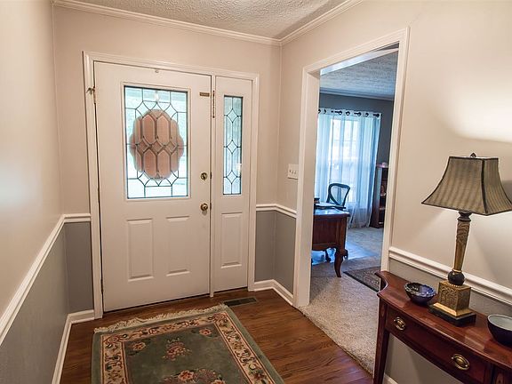 3rd image of 530 Palisades Cir